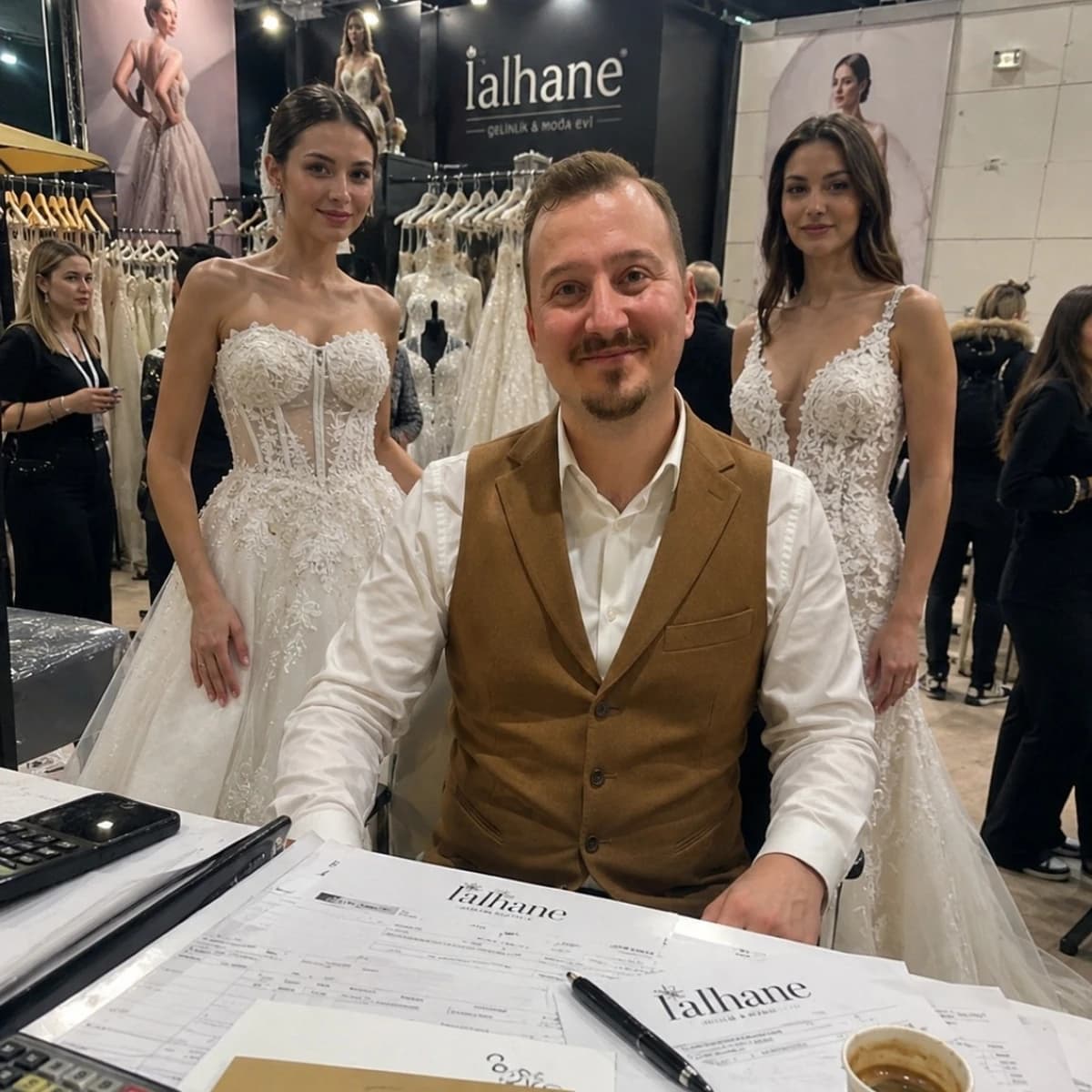 LALHANE Gelinlik & Tören Giyimi Kataloğu örnek işletme görünümü